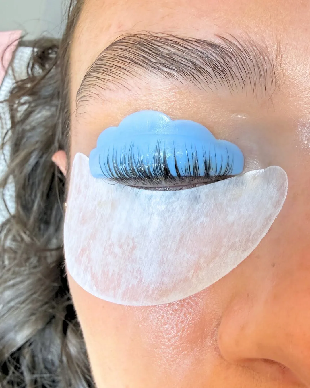 Lash lift process — silicone rod and pads